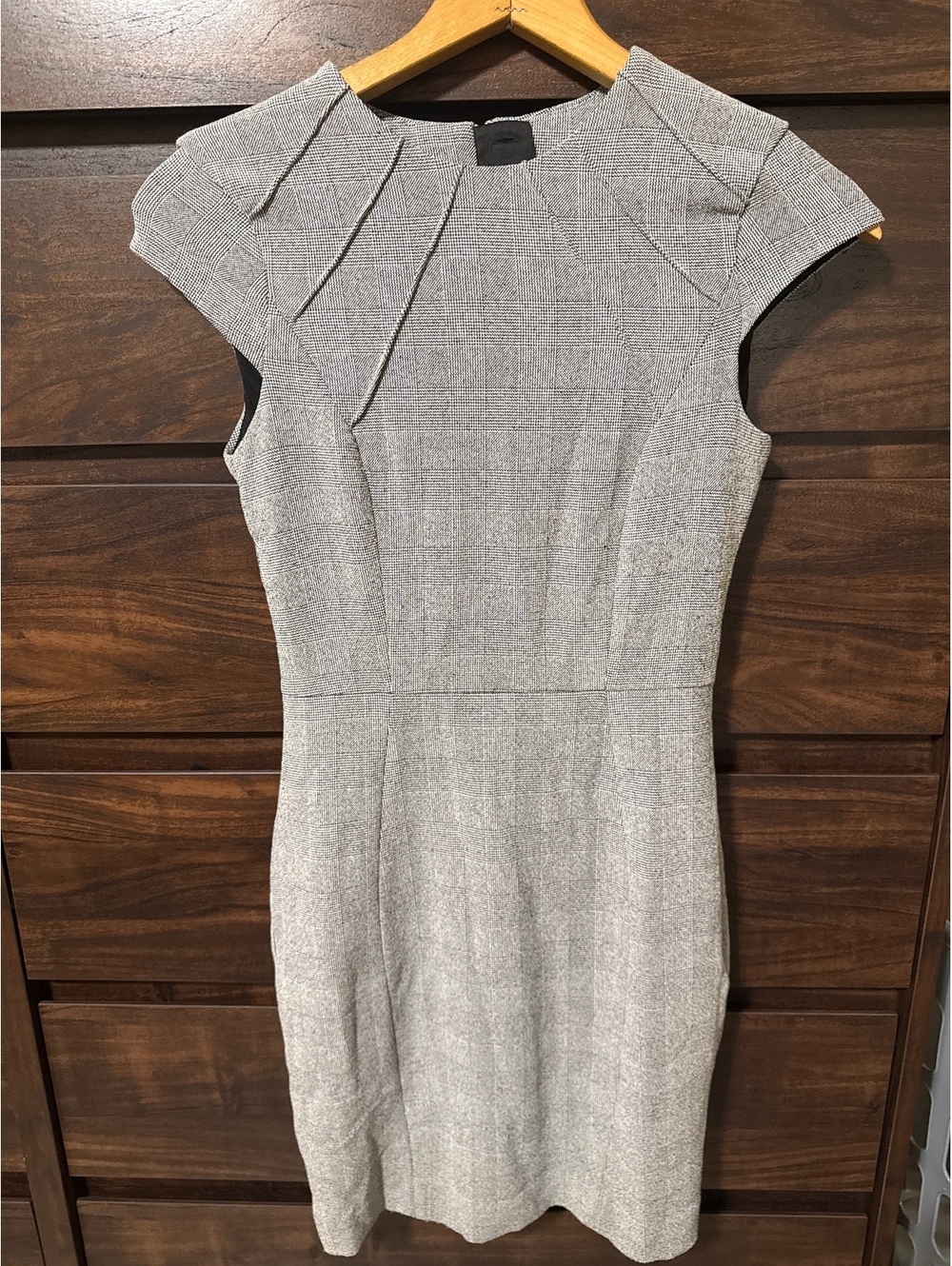 H&M Gray Cap Sleeve Fitted Dress Size US 6 EUR 36